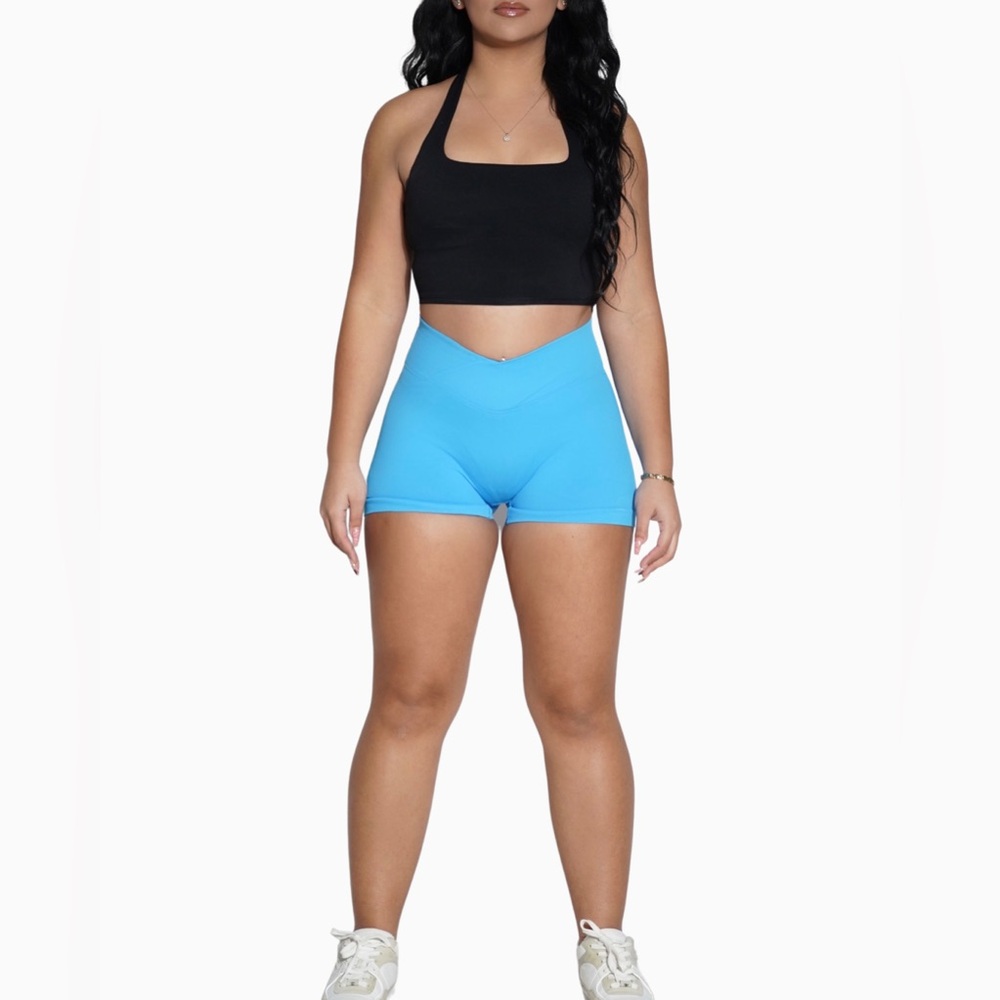 V Waist Scrunch Shorts